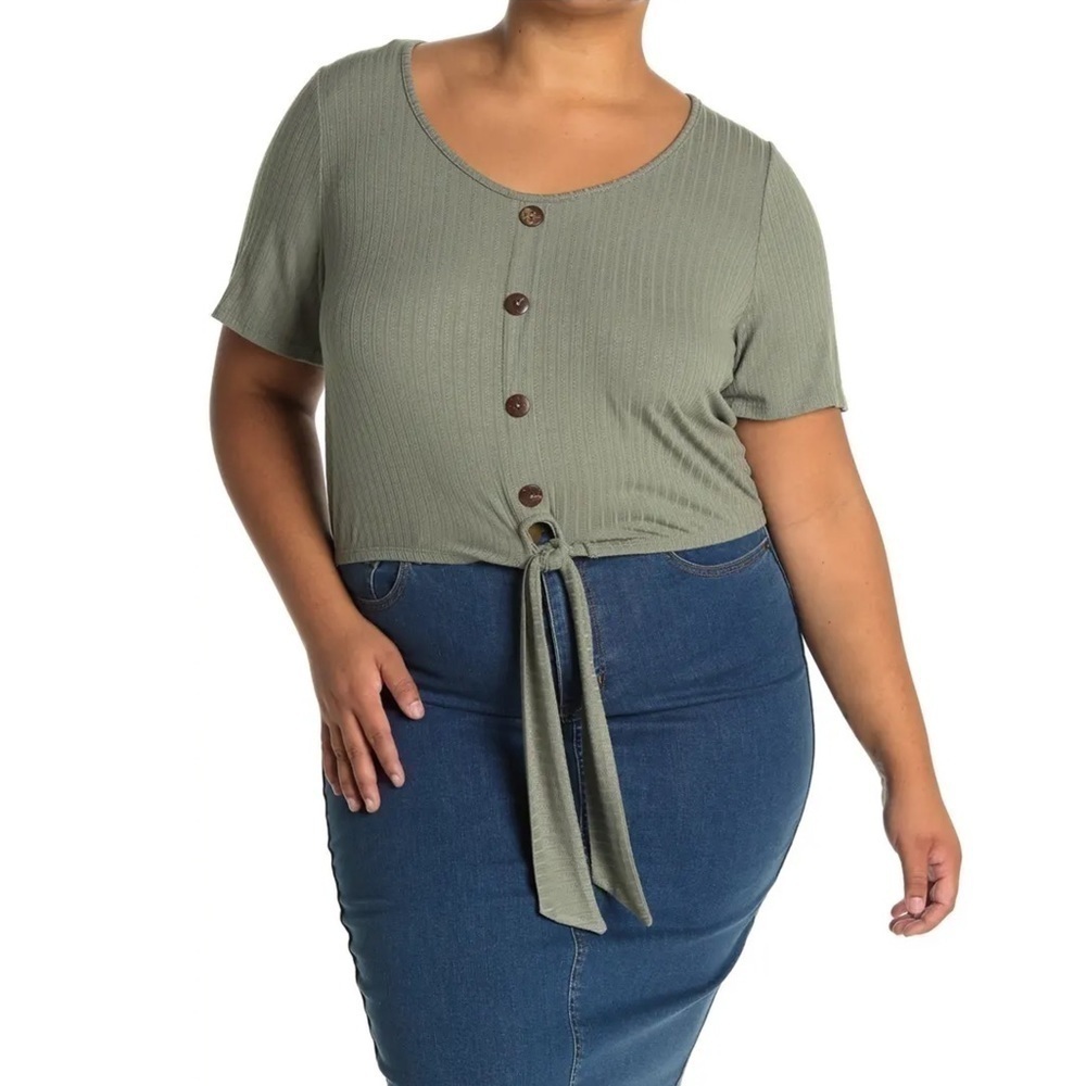 Curvy Sense Front Tie Hem Top